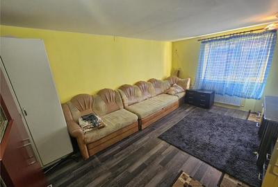 Resita, 2 Cam. Dec., Mobilat Utilat, Micro 4 - 6