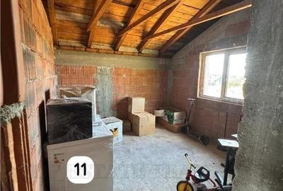 Vila individuala cuplata, la rosu, cu toate utilitatile, P+1+M, 253mp teren, in - 10