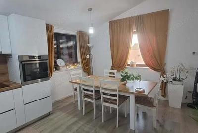 Casă cu 5 camere în Central