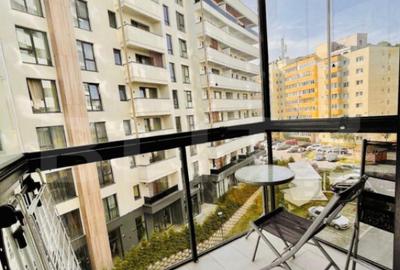 Apartament cu 3 camere semidecomandat în Răcădău