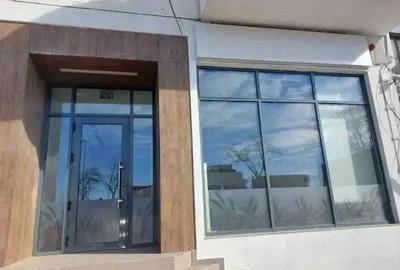 Bd. Mamaia, spatiu comercial 80 mp., acces direct din bulevard