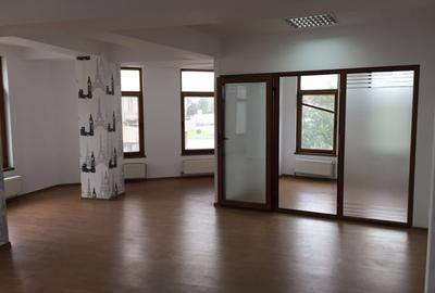 Peninsula - Piata Ovidiu, spatiu ideal birouri, 150 mp. - 2