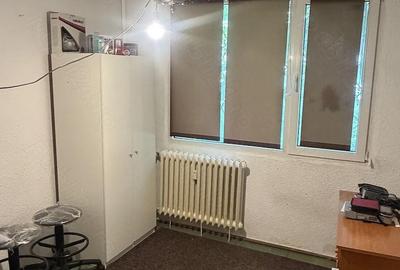 Apartament cu 3 camere decomandat în Drumul Taberei - 2