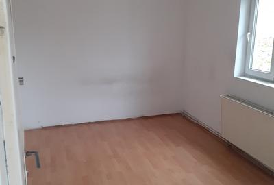 Casă cu Teren 150 Mp în Drumul Taberei - 3