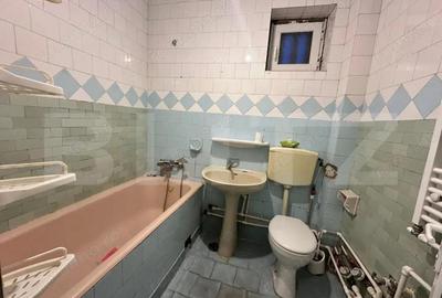 Apartament cu 3 camere semidecomandat în Rovine - 8