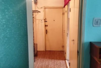Apartament cu 2 camere semidecomandat în Micro 3 - 5