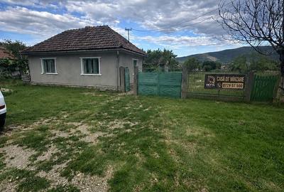 Casă cu 3 camere în Central