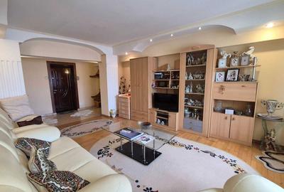 Apartament cu 3 camere decomandat în Central - 4