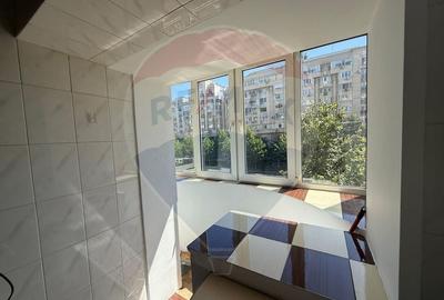 Apartament 3 camere de vanzare - Bulevardul Decebal Apartament 3 camere de vanzare - Bulevardul Decebal - 10