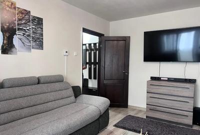 Apartament cu 3 camere semidecomandat în Minerul - 2
