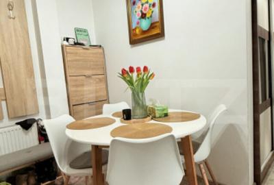 Apartament cu 3 camere decomandat în 22 Decembrie 1989 - 2