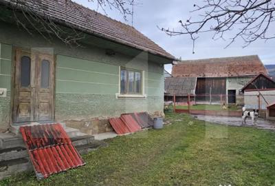 Casă cu 2 camere cu Teren 1223 Mp în Bicfalău - 1
