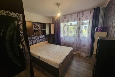 Apartament cu 3 camere semidecomandat, mobilat în Podu Roș - 1