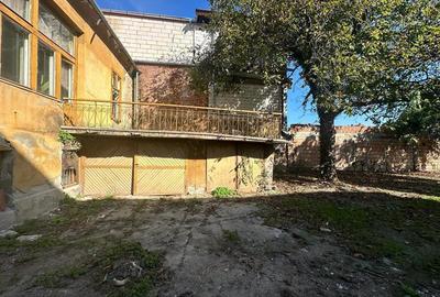 De vanzare casa nemteasca, demisol+parter, zona Balcescu - 1