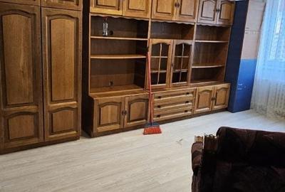 Apartament cu 2 camere decomandat în Runcu