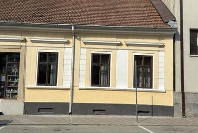 Casă cu 4 camere cu Teren 122 Mp în Central