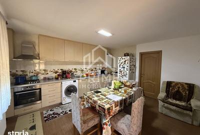 Casă cu 8 camere cu Teren 626 Mp în Central - 2