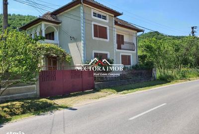 Casă cu 4 camere în Central - 3