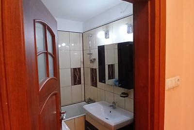 Apartament cu 3 camere semidecomandat, mobilat în Central - 2