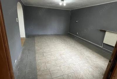 Casă cu 4 camere cu Teren 130 Mp în Obor - 2