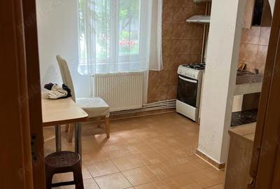 De vanzare apartament 2 camere decomandat parter - 2