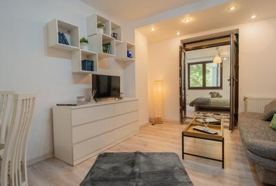 Apartament cu 2 camere semidecomandat în Calea Victoriei