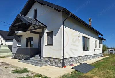 Casă cu Teren 500 Mp în Catane - 2