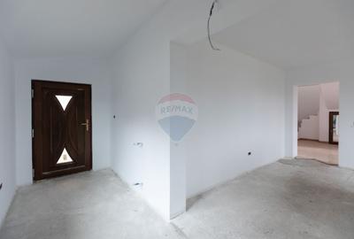 Casa / Vila cu 5 camere de vanzare, strada George Enescu, zona Tache - 4