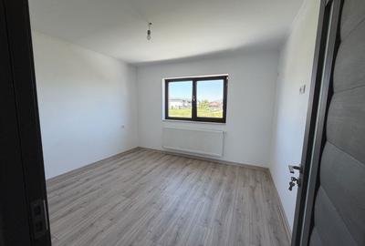 Casă cu 4 camere în Berceni - 2