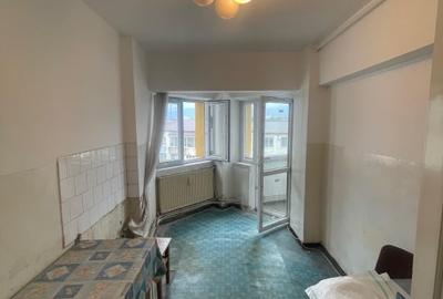 Apartament de 2 camere decomandat, 48 mp construiti, etaj 5, zona Garii - 3