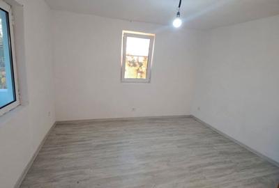 Casă cu 2 camere în Spineni - 4