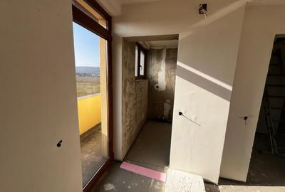 Oportunitate! Casa cu etaj, semifinisata, 142 mp. + 900 mp. curte - 4