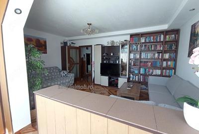 Apartament cu 3 camere decomandat în 1 Decembrie 1918 - 3