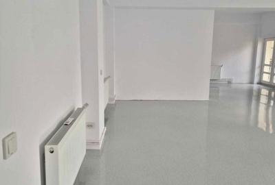 Spațiu comercial, de 280 mp, în Central - 8