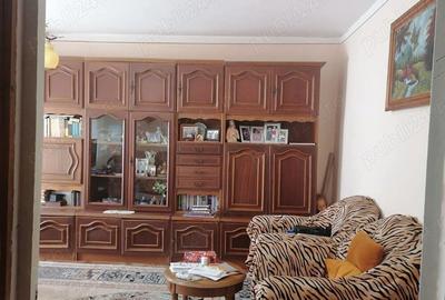 Apartament 3 camere, etaj 3, decomandat, Resita - 2