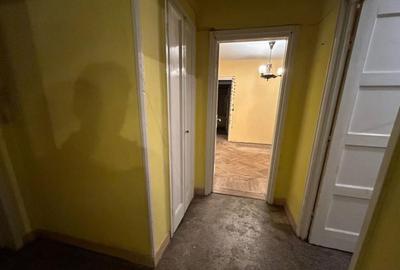 Comision Zero - 3 camere etaj 1, Independentei H. Botev. - 8