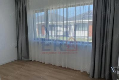 Casă cu 4 camere cu Canalizare în Tunari