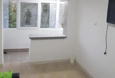 Garsonieră decomandată în Central