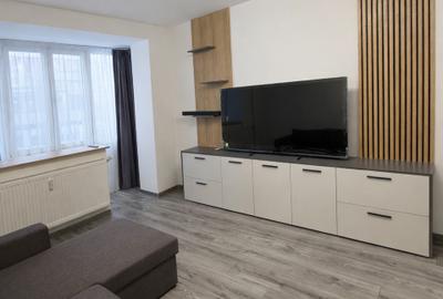 Apartament cu 3 camere decomandat în Tineretului - 1