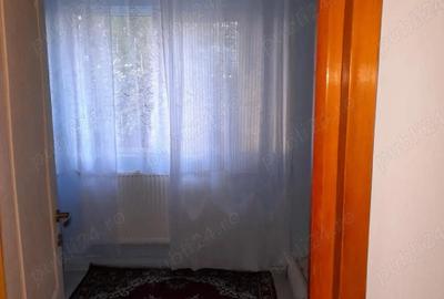 Inchiriez apartament 2camere - 3