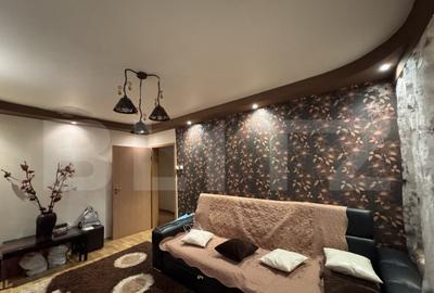 Apartament cu 4 camere decomandat, mobilat în 9 Mai - 12