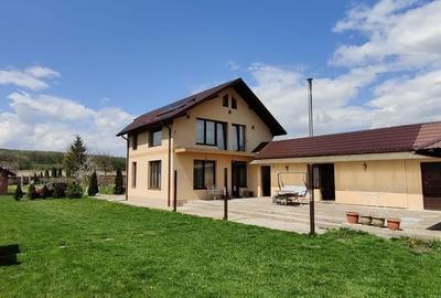 Casă cu 4 camere în Dragomirna - 8