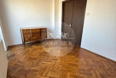 Apartament cu 3 camere circular în P-ța Universității - 19