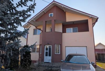 Casă individuală cu 4 camere în Hemeiuș