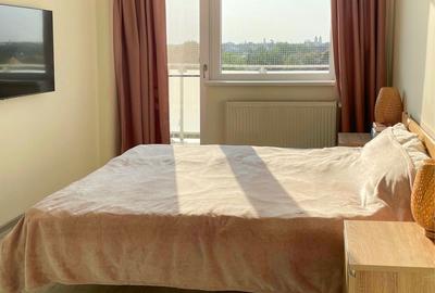 Apartament cu 3 camere decomandat în Est