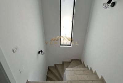 Casă cu 4 camere cu Teren 290 Mp în Berceni - 11