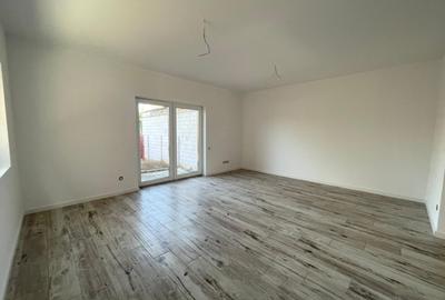 Duplex cu 4 camere cu Canalizare în Central - 1