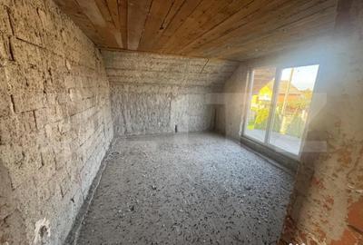 Casă cu 5 camere cu Teren 1000 Mp în Vetiș - 10
