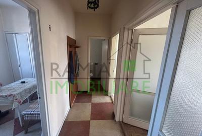 Apartament cu 2 camere decomandat în Tractorul - 9