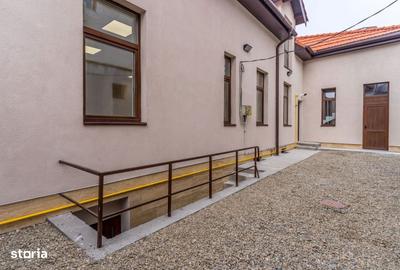 Spațiu comercial, de 236 mp, în Central - 17